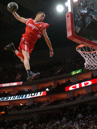 度留在赛场 度留在赛场