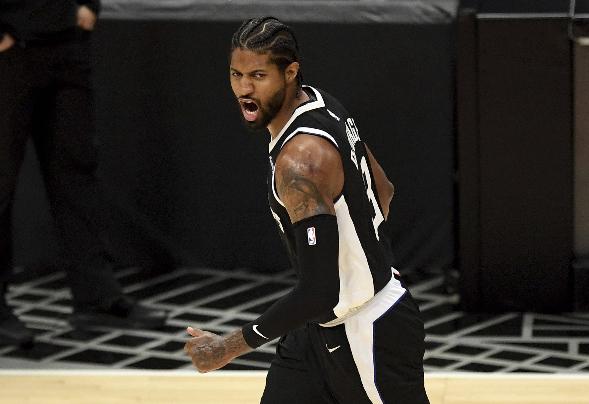 压力下的终 压力下的终